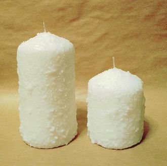 novogodnyaya-svecha-stolbik-snezhnyj-6x12-sm