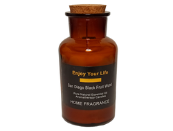 soevaya-svecha-v-banke-chernyj-inzhir-i-derevo-200-ml