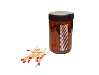 Спички в банке красные