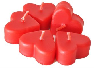 plavayushchie-svechi-krasnye-serdechki-6-shtuk