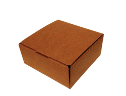 korobka-dlya-podarka-kvadratnaya