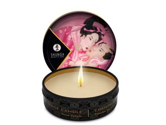 massazhnaya-svecha-shunga-lepestki-roz-30-ml